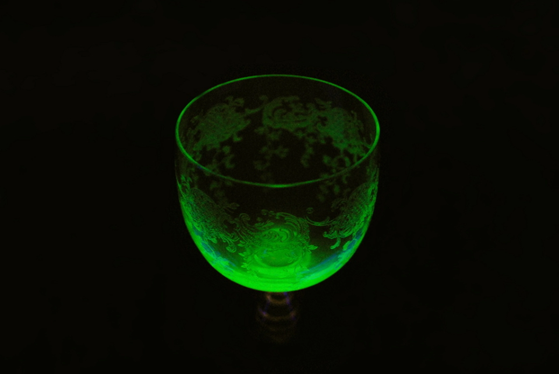 Uranium glass fluorescence